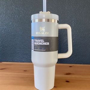 NWT STANLEY TRAVEL QUENCHER TUMBLER 40 OZ - GRANITE